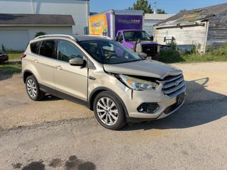 2017 Ford Escape Titanium - Exterior Front Right Corner Image